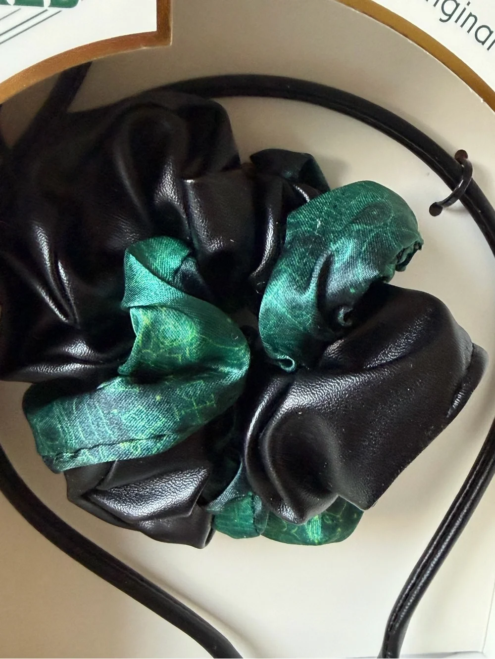 Scünci Wicked Elphaba Bow Headband & Scrunchie 2 Pc Gift Set NWT